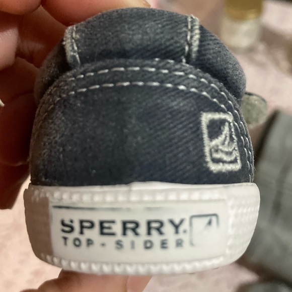 ⚓️Sperry Top-Sider Halyard H&L Crib Color: Navy  Size: 2M.  (Mahon fabric) - Picture 4 of 7